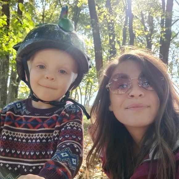 Meet your Posher, Melissa - Picture 1 of 1